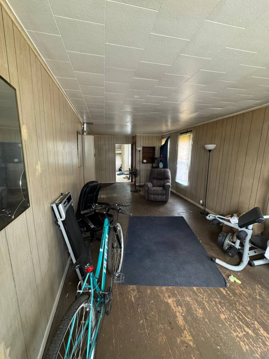 House for rent at 1639 S Warren Ave, Saginaw, MI 48601