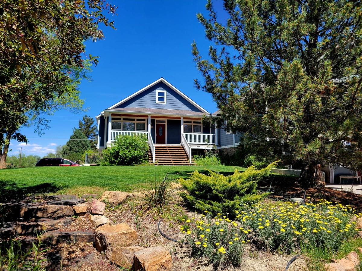 Townhouse for rent at 801 S 8th St, Montrose, CO 81401
