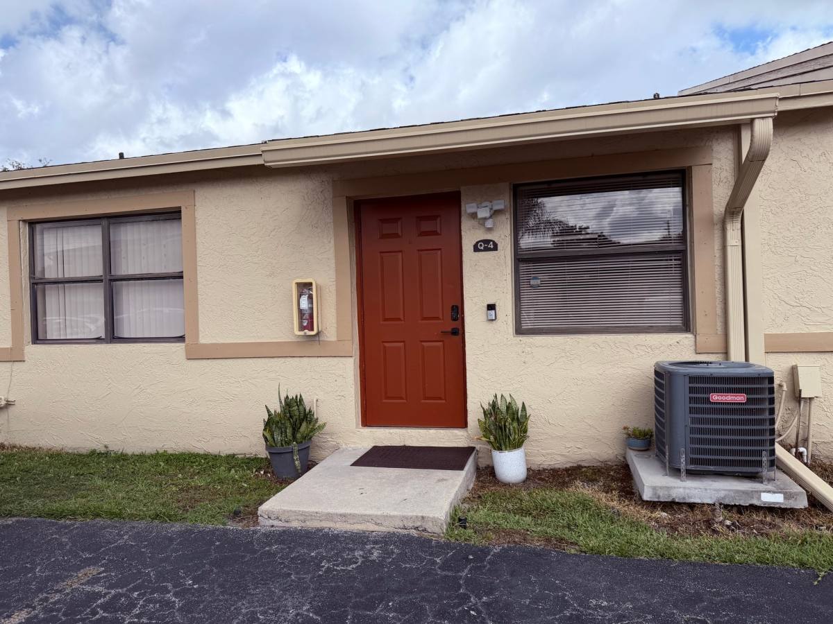 Condo for rent at 3370 Beau Rivage Dr #Q4, Coral Springs, FL 33065