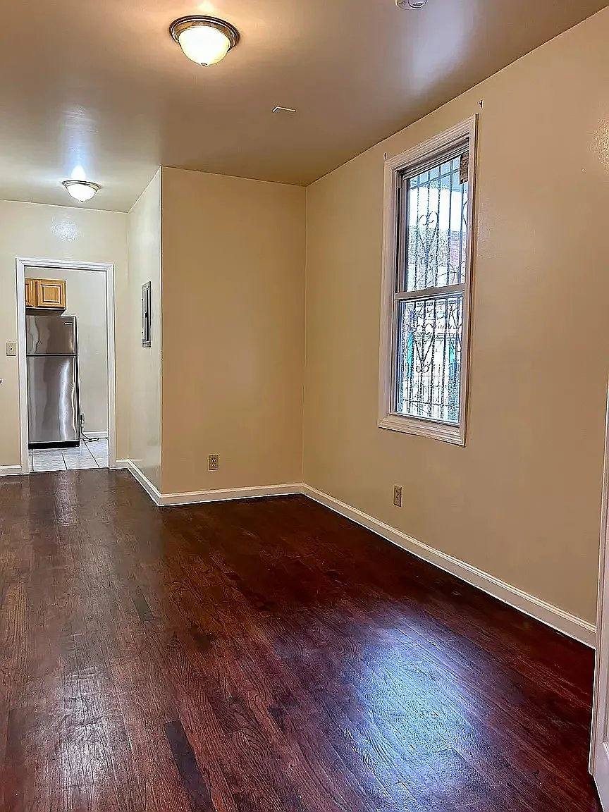 Apartment for rent at 318 16th Ave #2L, Newark, NJ 07103