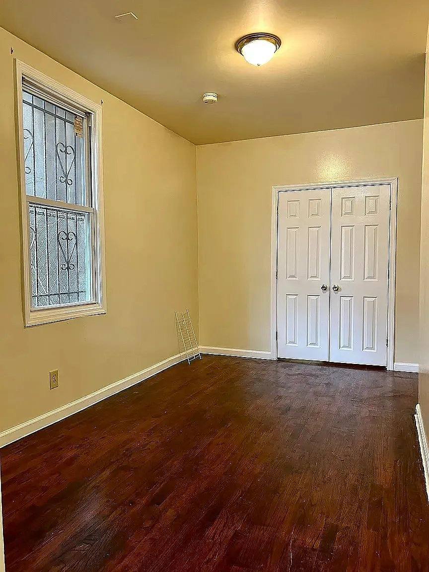 Apartment for rent at 318 16th Ave #2L, Newark, NJ 07103