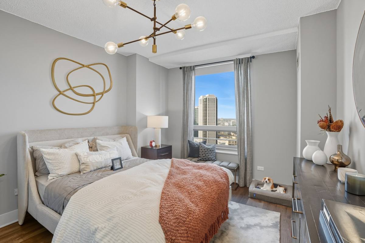 Apartment for rent at 307 N Canal St, Chicago, IL 60606
