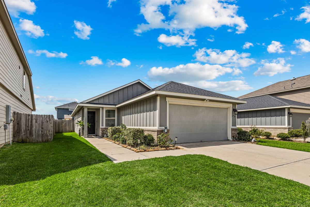House for rent at 21627 Calico Bush Trail, Katy, TX 77449