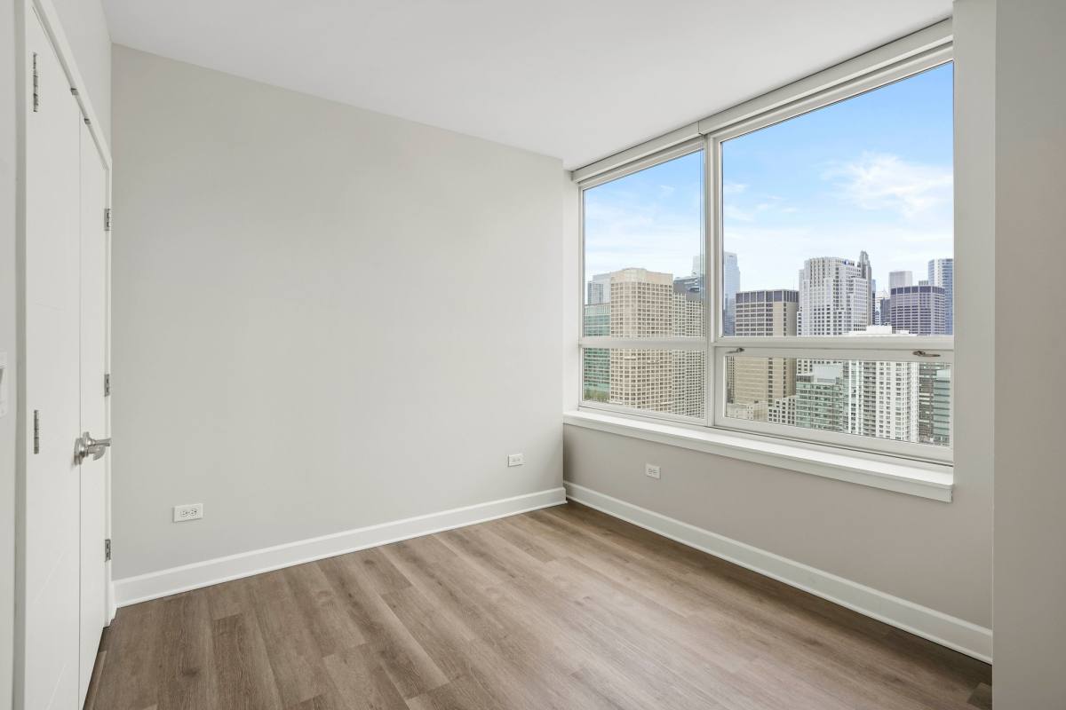 Apartment for rent at 756 W Adams St, Chicago, IL 60661