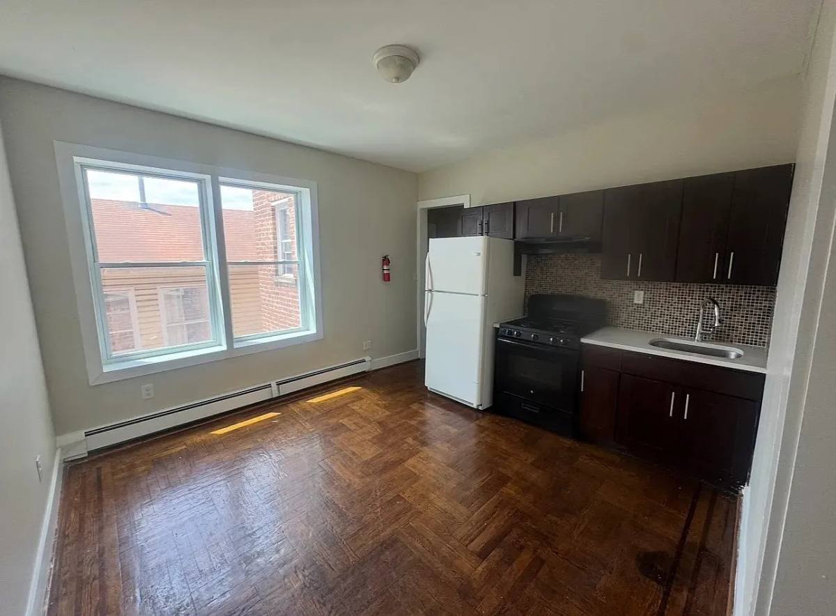 Apartment for rent at 901 Bergen St #3A, Newark, NJ 07112