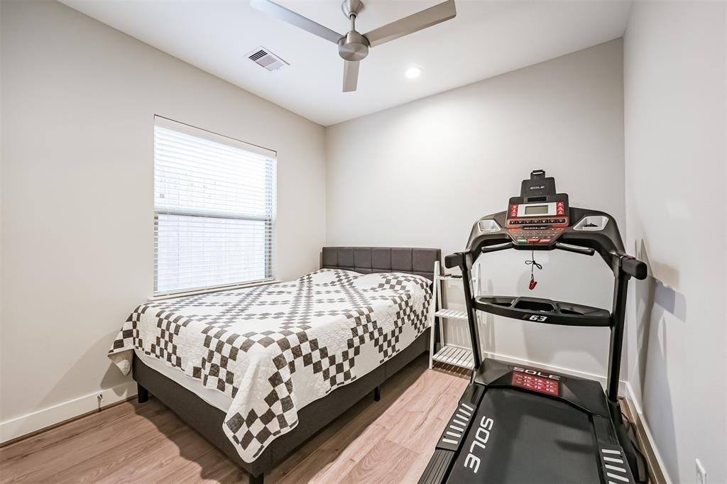 Townhouse for rent at 5209 Allen St #F, Houston, TX 77007