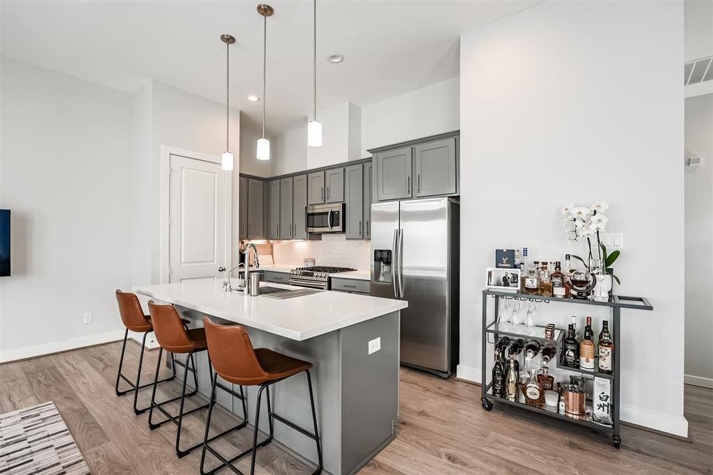 Townhouse for rent at 5209 Allen St #F, Houston, TX 77007