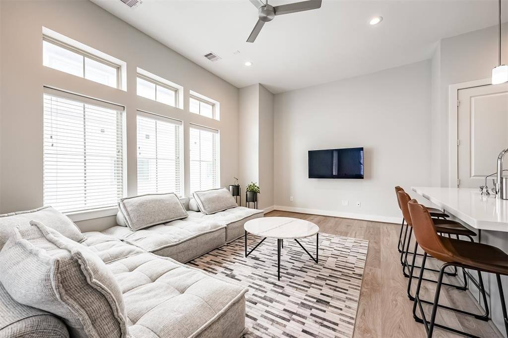 Townhouse for rent at 5209 Allen St #F, Houston, TX 77007