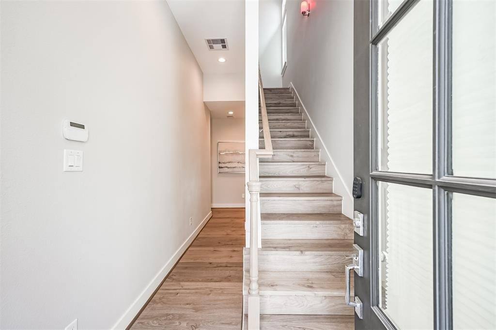 Townhouse for rent at 5209 Allen St #F, Houston, TX 77007