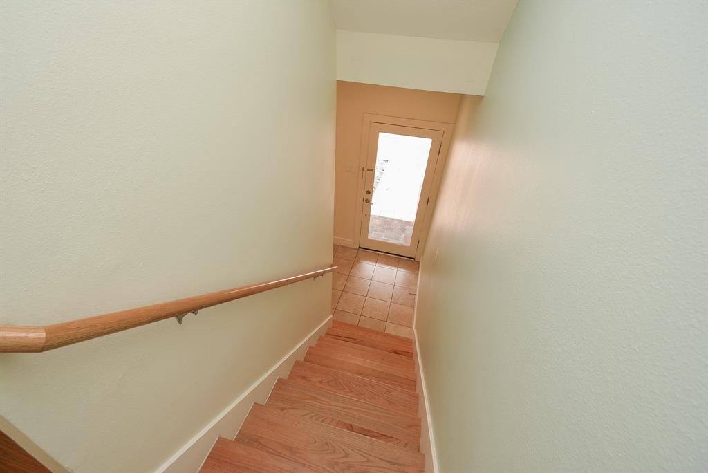 Townhouse for rent at 4122 Spencer St, Houston, TX 77007