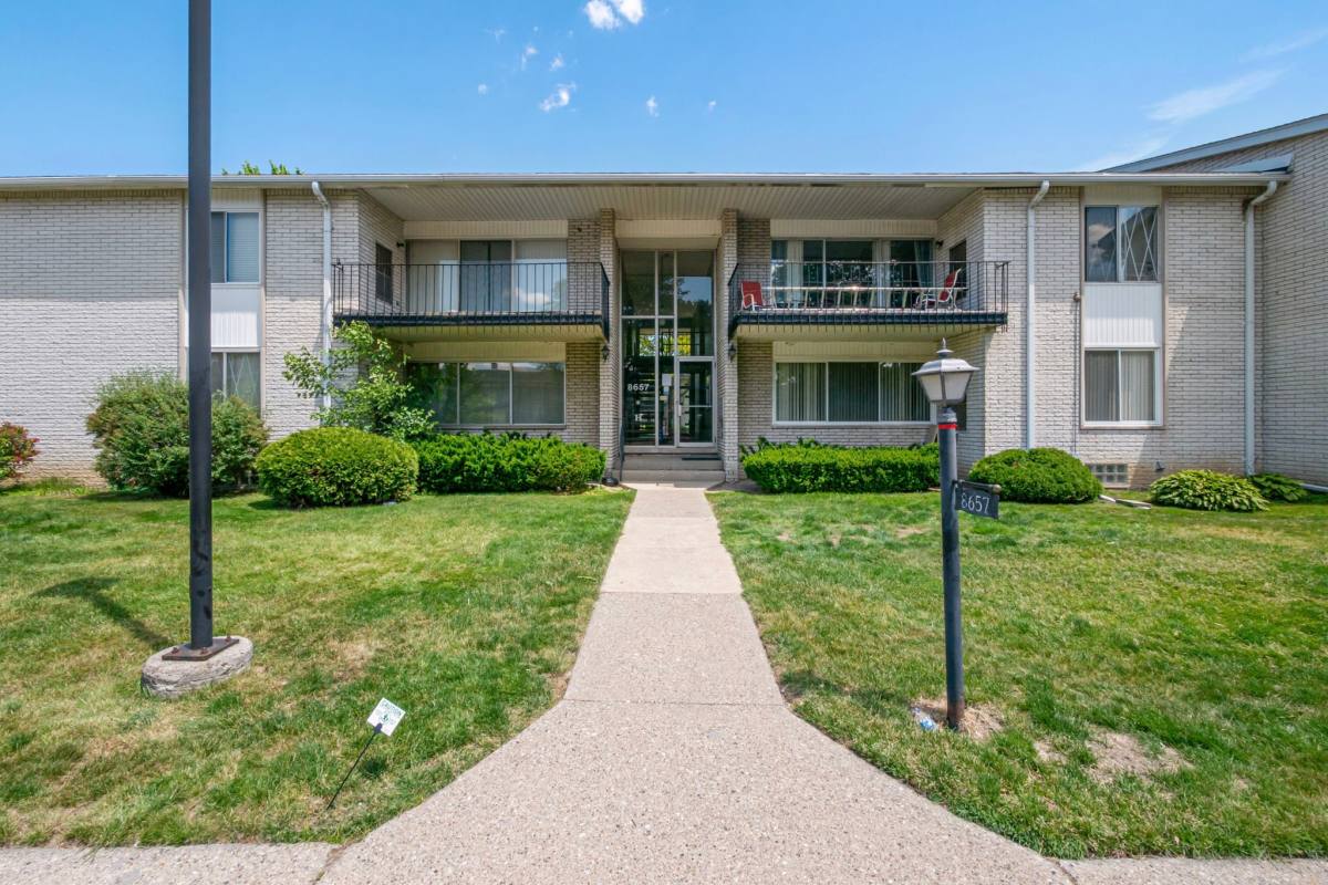Condo for rent at 8657 Kennedy Circle #7, Warren, MI 48093