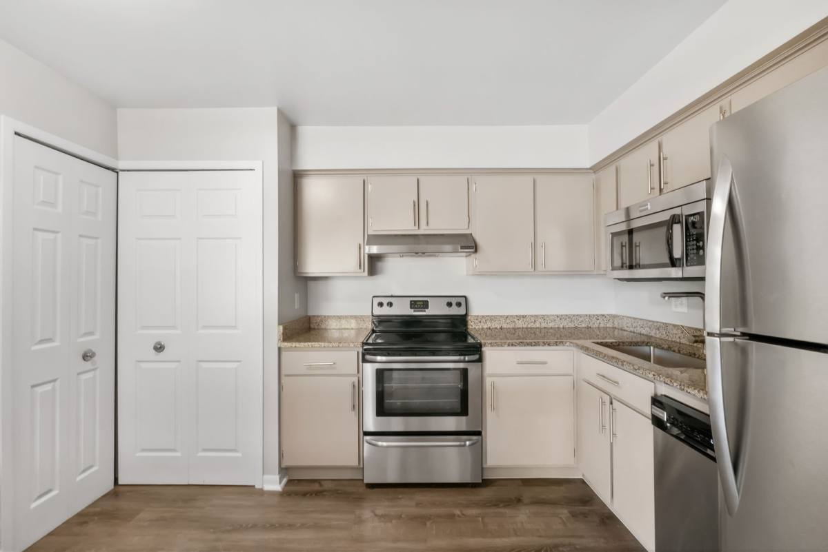Condo for rent at 8657 Kennedy Circle #7, Warren, MI 48093