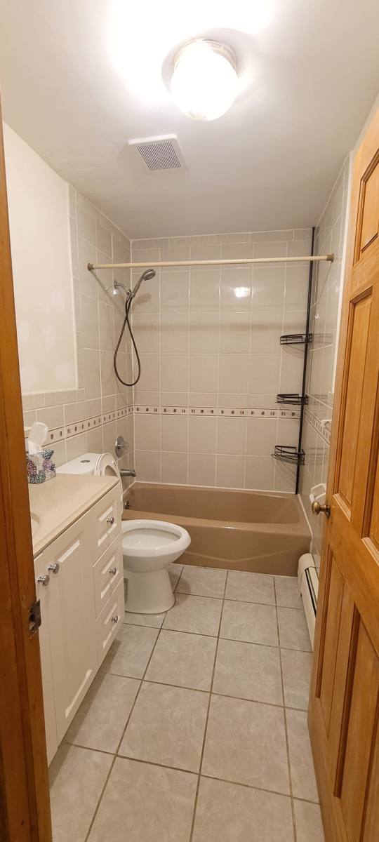 Apartment for rent at 219 Roosevelt St #2, Union City, NJ 07087