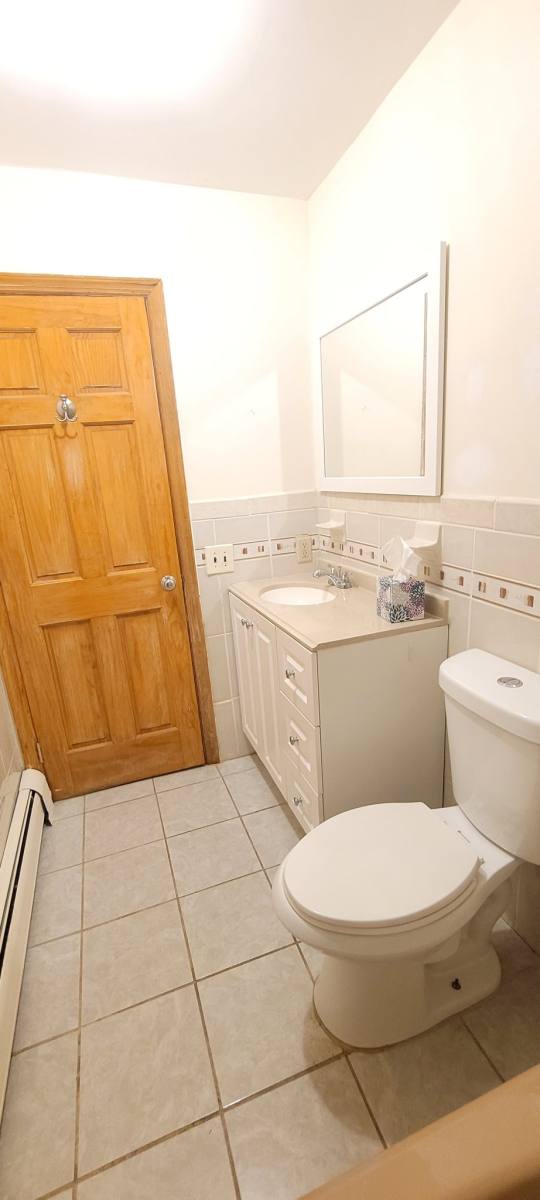 Apartment for rent at 219 Roosevelt St #2, Union City, NJ 07087