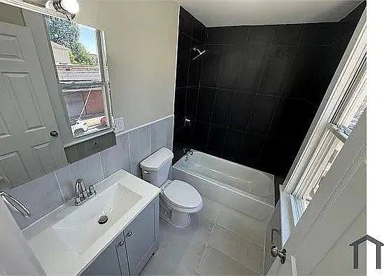 Apartment for rent at 28 Wainwright St #28-3, Newark, NJ 07112