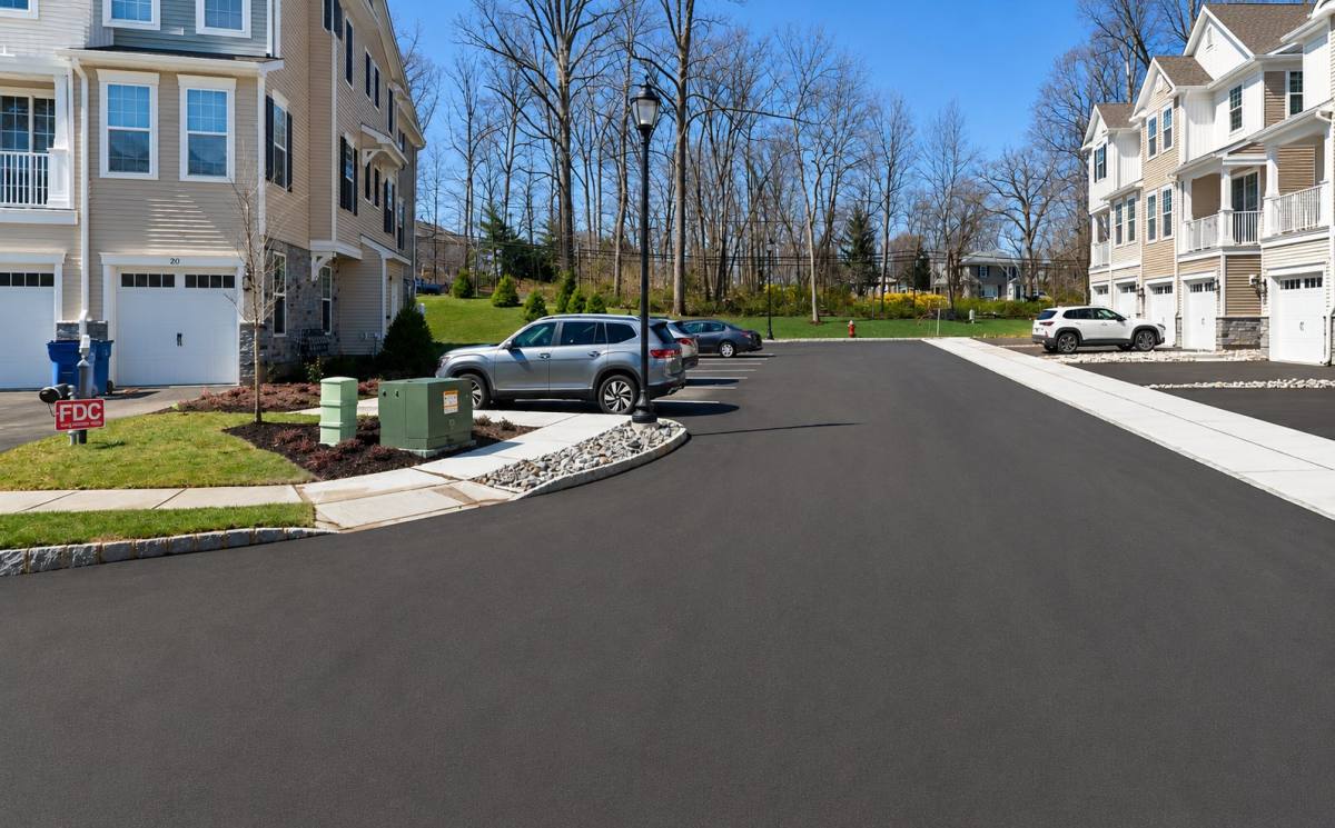 Townhouse for rent at 104 Myrtle Rd, Warren, NJ 07059
