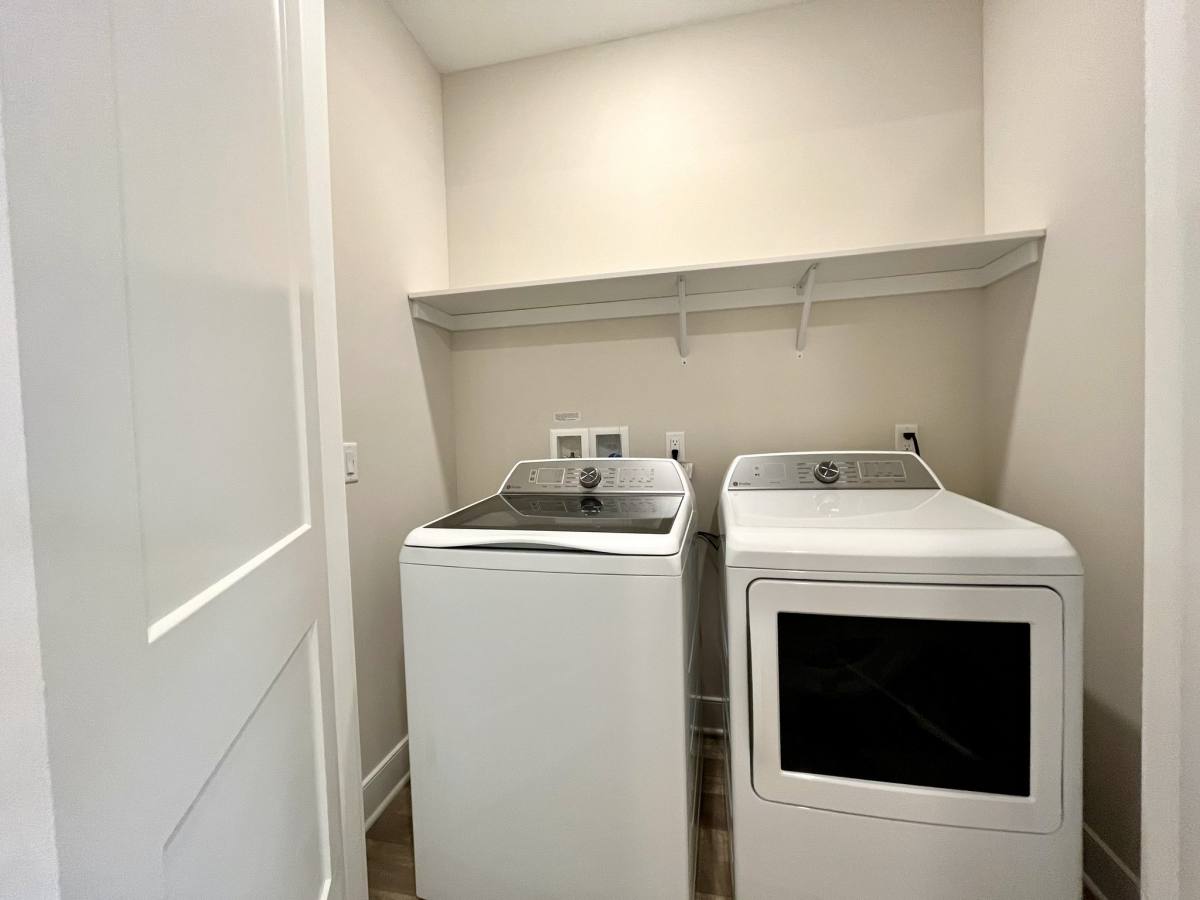 Townhouse for rent at 104 Myrtle Rd, Warren, NJ 07059