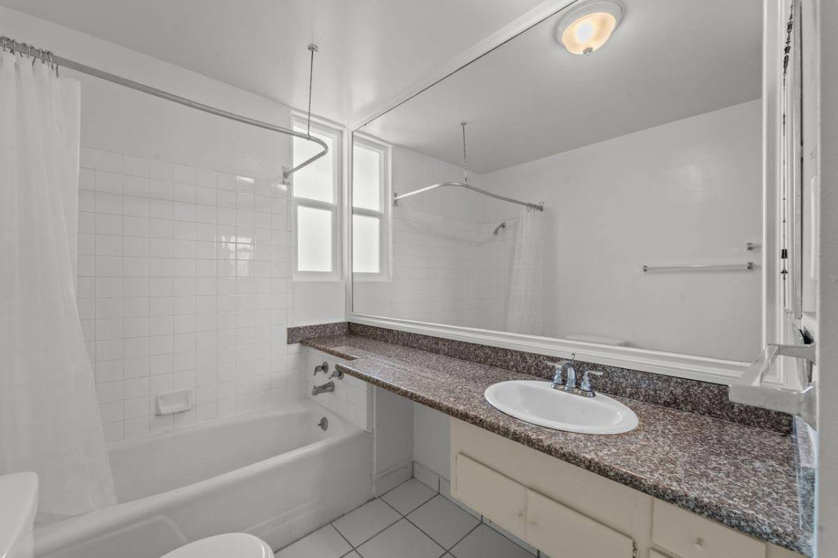 Apartment for rent at 691 Levering Ave #28, Los Angeles, CA 90024