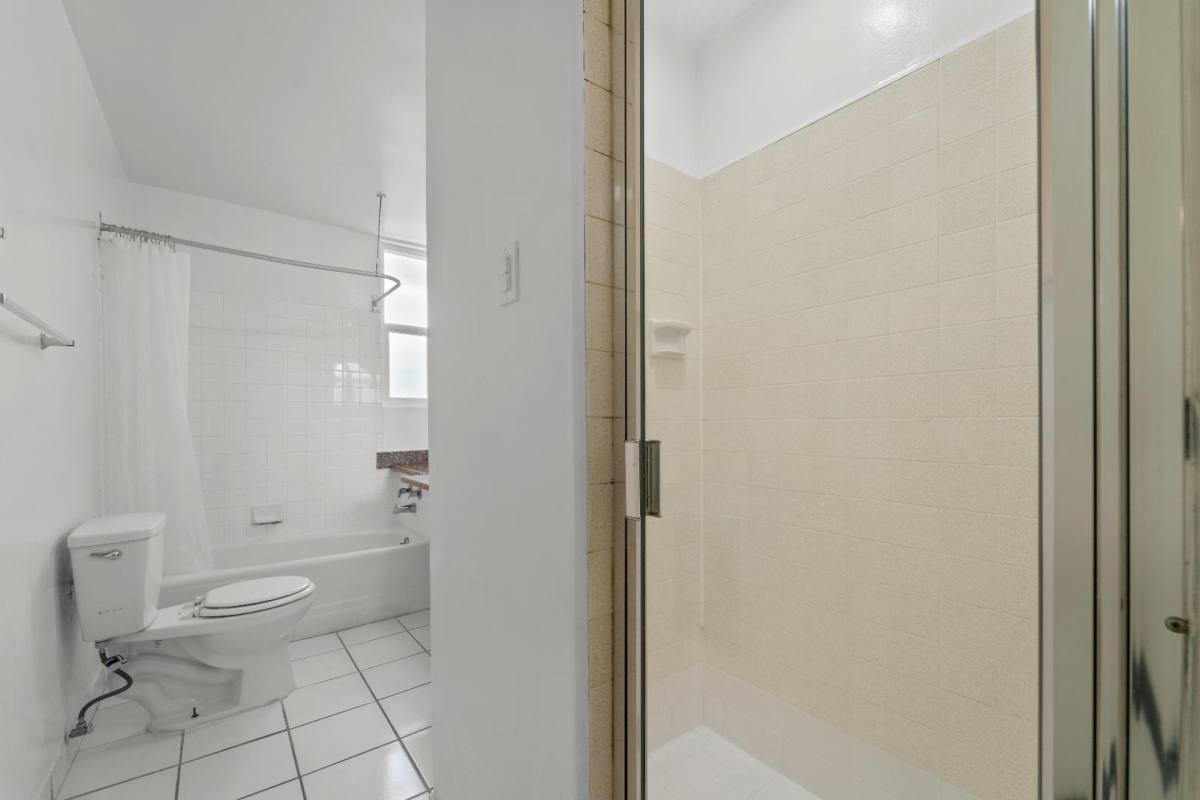 Apartment for rent at 691 Levering Ave #28, Los Angeles, CA 90024