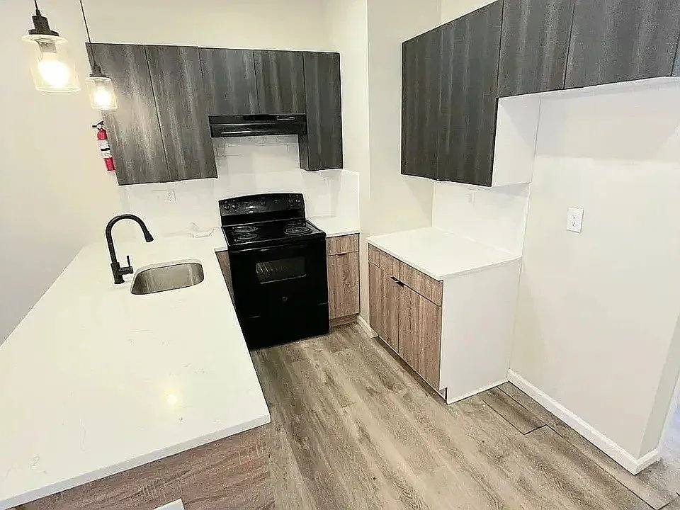 Apartment for rent at 383-385 Avon Ave #2L, Newark, NJ 07108