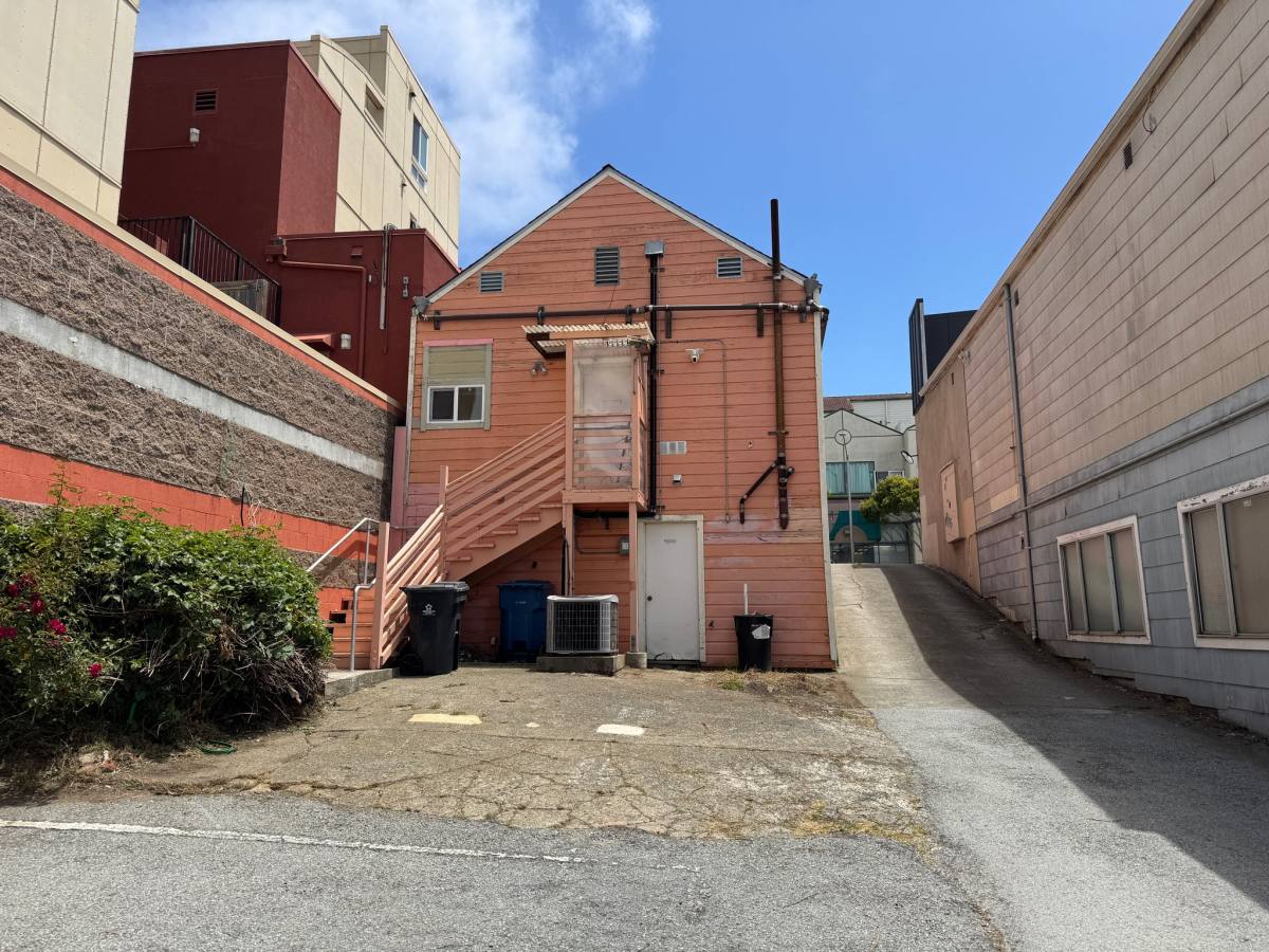 House for rent at 6740 Mission St, Daly City, CA 94014