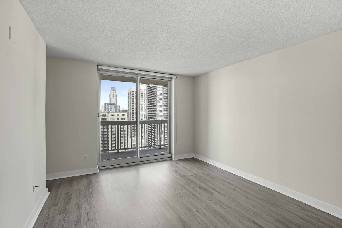 Apartment for rent at 542 N State, Chicago, IL 60654