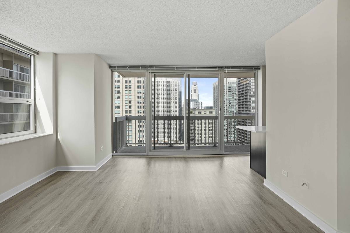Apartment for rent at 542 N State, Chicago, IL 60654