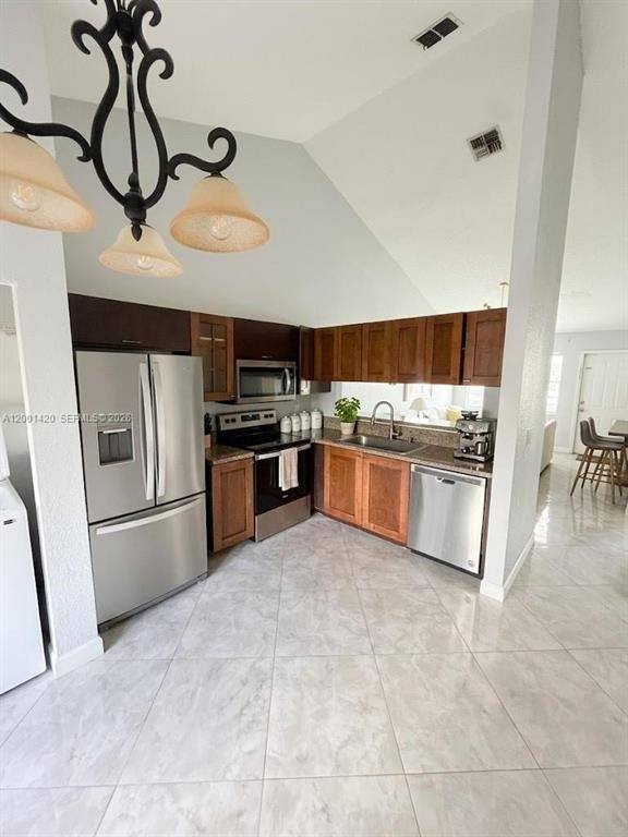 Apartment for rent at 7431 Tam Oshanter Blvd, Pompano Beach, FL 33068