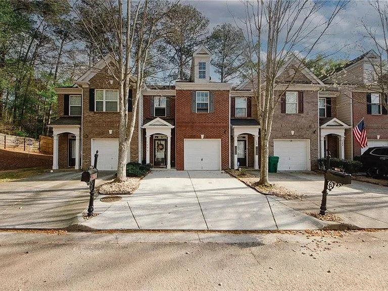 Townhouse for rent at 1290 Adcox Square, Stone Mountain, GA 30088