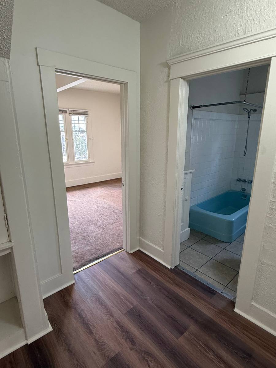 House for rent at 860 W 56th, Los Angeles, CA 90037