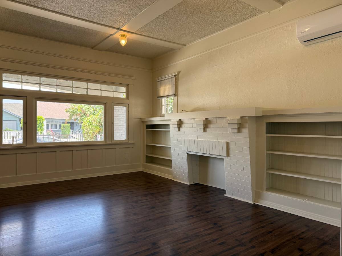 House for rent at 860 W 56th, Los Angeles, CA 90037