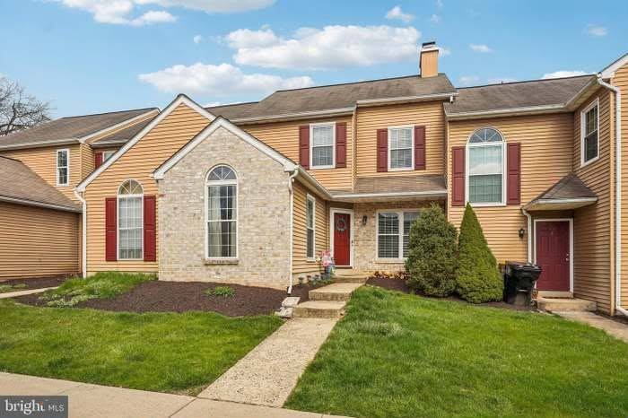 Townhouse for rent at 3 Aspen Way, Schwenksville, PA 19473