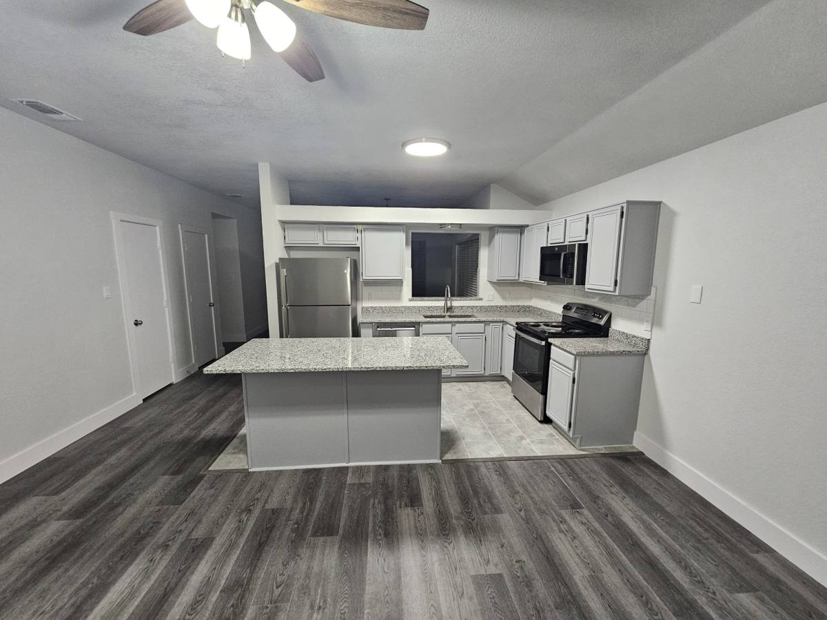 House for rent at 919 Crestwood Dr, Cedar Hill, TX 75104