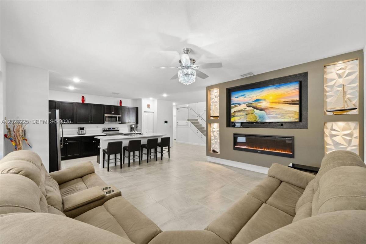 House for rent at 160 SE 23rd Terrace, Homestead, FL 33033