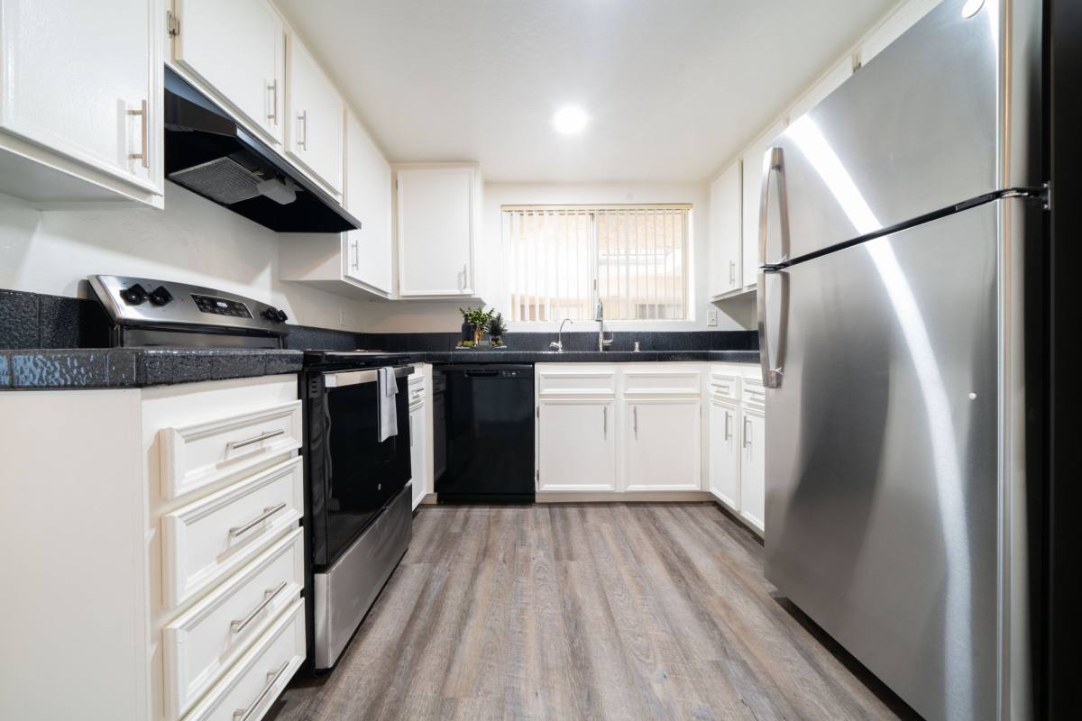 Apartment for rent at 800 E Bobier Dr #D6, Vista, CA 92084
