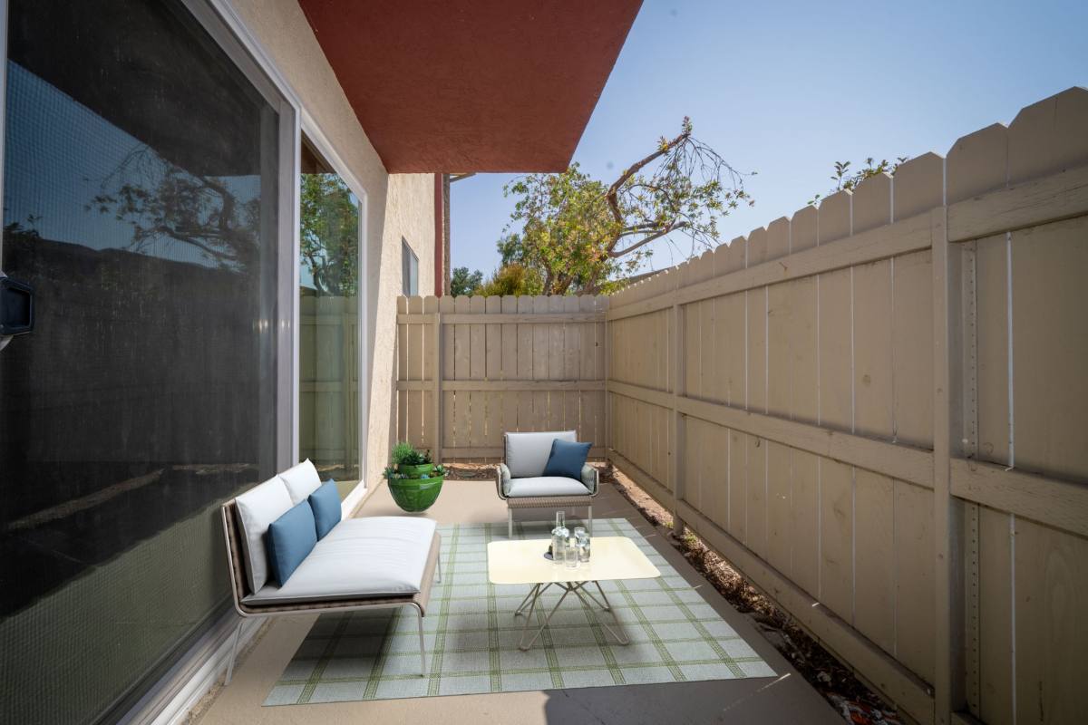Apartment for rent at 800 E Bobier Dr #D6, Vista, CA 92084