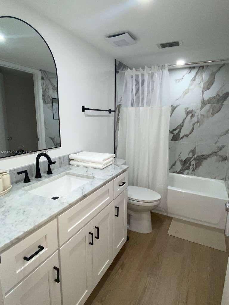 Apartment for rent at 7350 Kinghurst Dr, Delray Beach, FL 33446