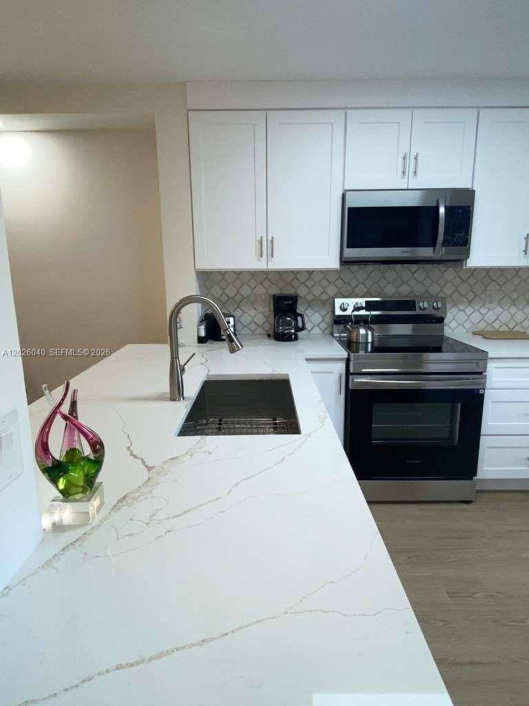 Apartment for rent at 7350 Kinghurst Dr, Delray Beach, FL 33446