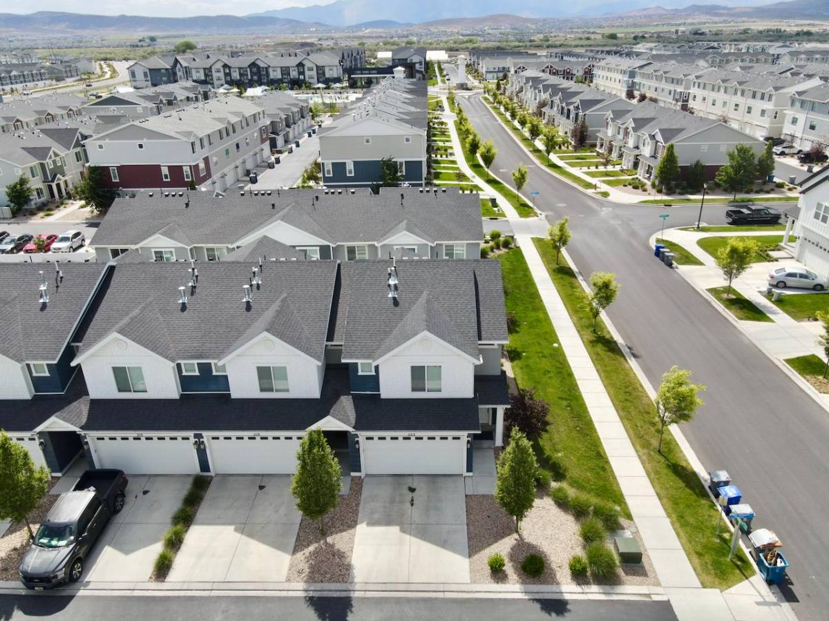 Townhouse for rent at 223 N Pier Court #SINGLE Family, Saratoga Springs, UT 84045