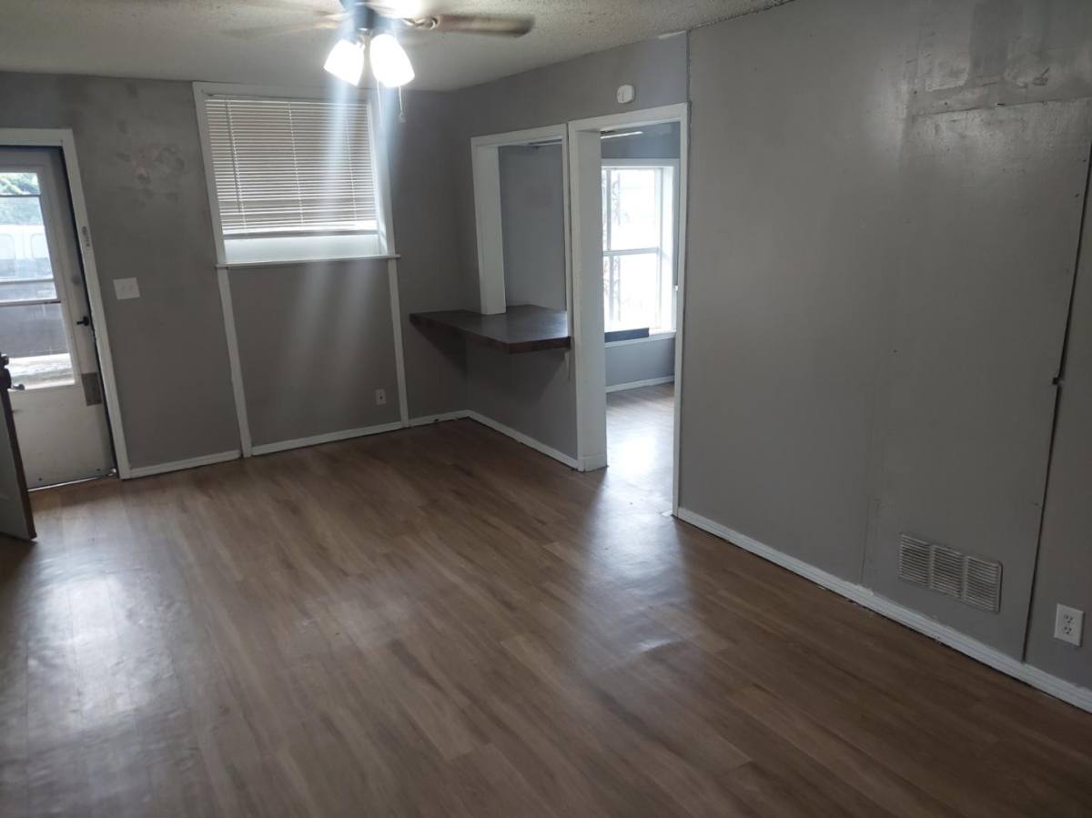 Apartment for rent at 202 E 2nd St, Cushing, OK 74023