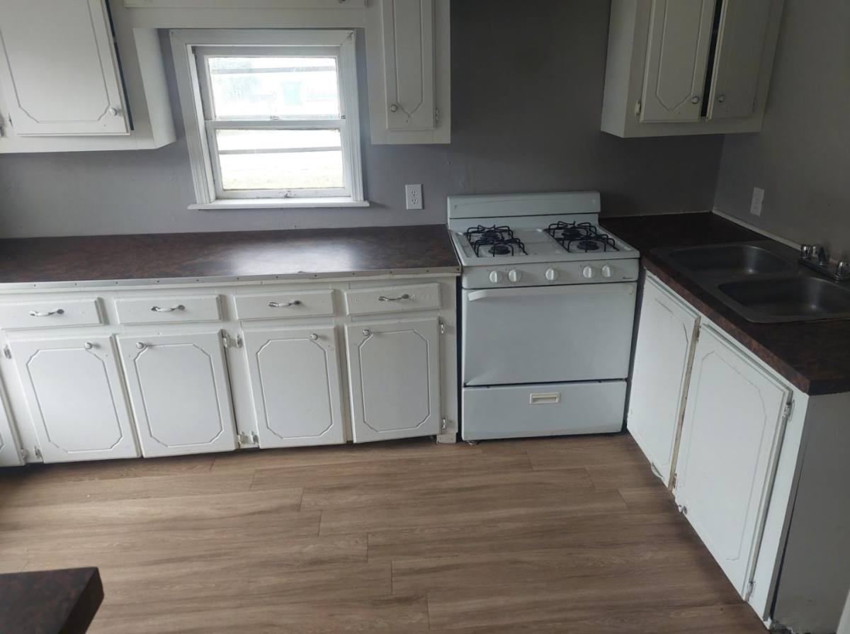 Apartment for rent at 202 E 2nd St, Cushing, OK 74023