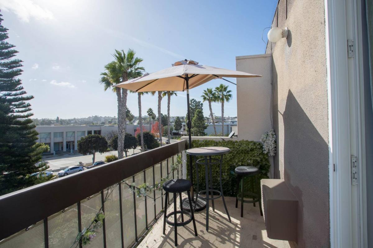 Apartment for rent at 3050 Rue Dorleans #RUE, San Diego, CA 92110