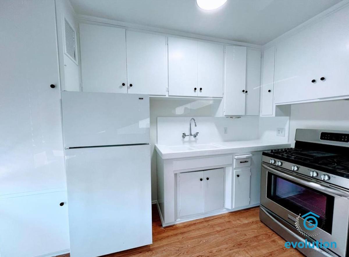 Apartment for rent at 1111 Adella Ave #K, Coronado, CA 92118