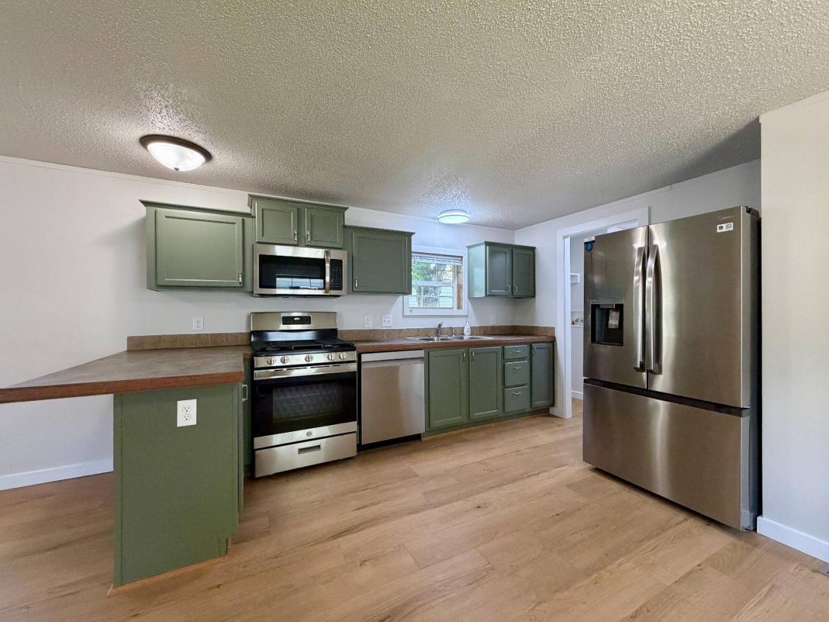 House for rent at 1015 27th St SE 87 Rd, Minot, ND 58701