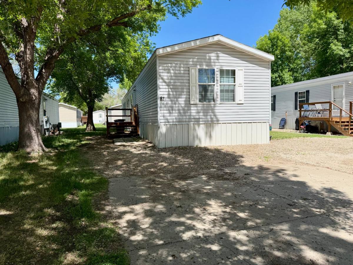 House for rent at 1015 27th St SE 87 Rd, Minot, ND 58701