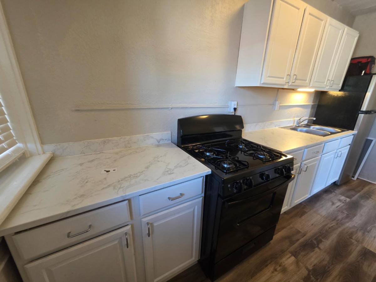 Apartment for rent at 146 King Dr #3, Akron, OH 44302
