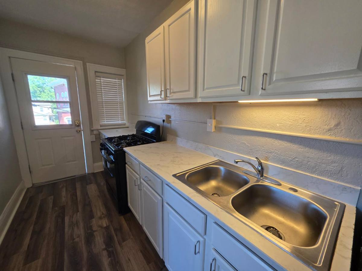 Apartment for rent at 146 King Dr #3, Akron, OH 44302