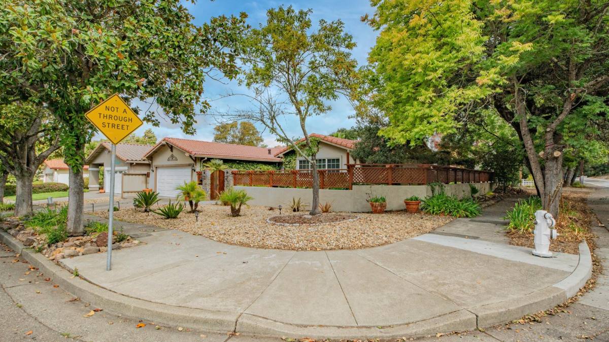 House for rent at 22 Greengate Court Ca 9, Santa Rosa, CA 95409