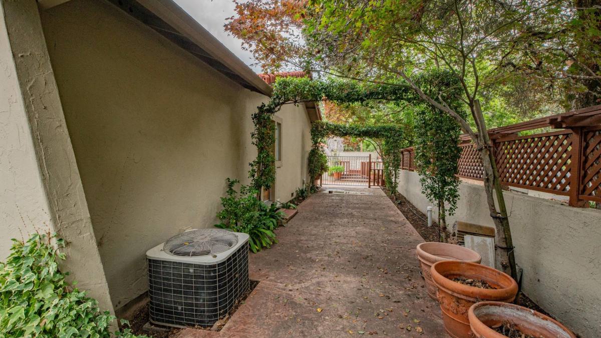 House for rent at 22 Greengate Court Ca 9, Santa Rosa, CA 95409