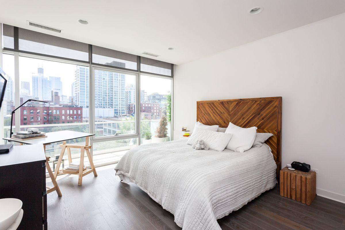 Apartment for rent at 858 N Franklin St #502, Chicago, IL 60610